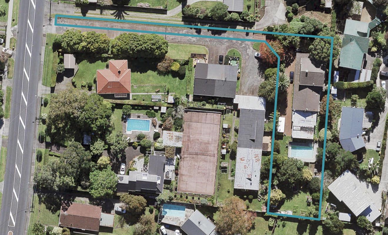 111C Te Atatu Road, Te Atatu South, Auckland - Carousel 1