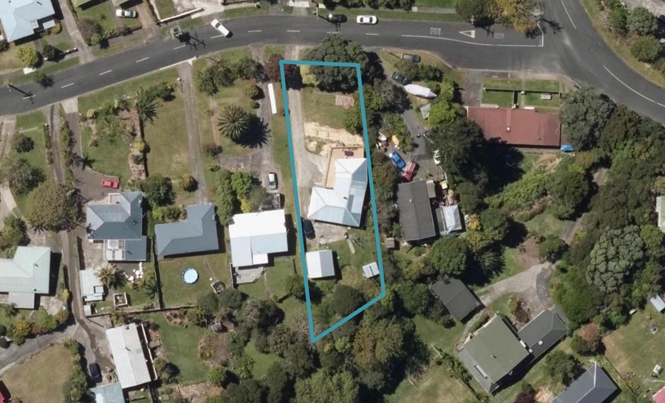 9 Hilltop Avenue, Morningside, Whangarei - Carousel 1