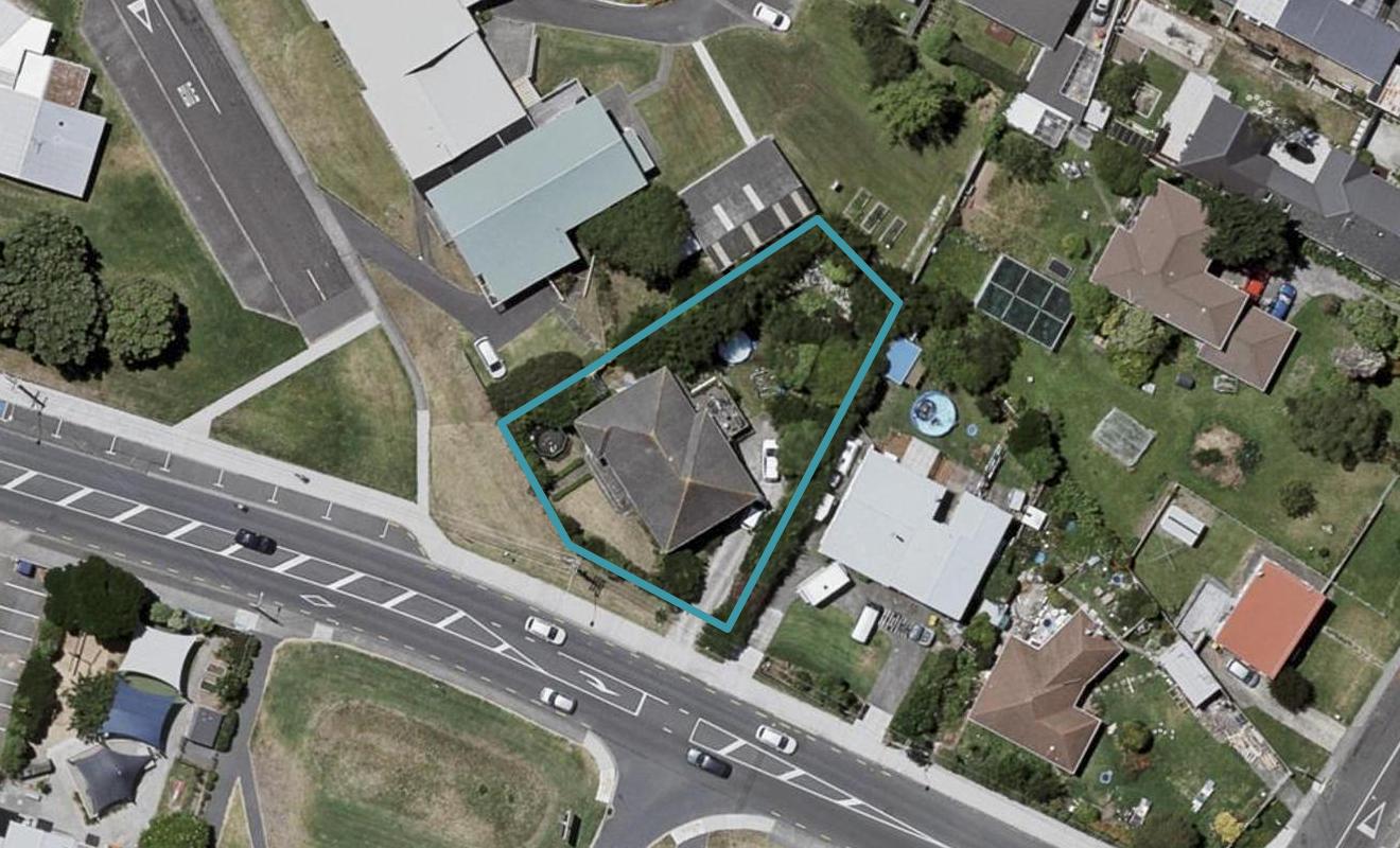 29 Raumati Road, Raumati Beach, Paraparaumu - Carousel 1