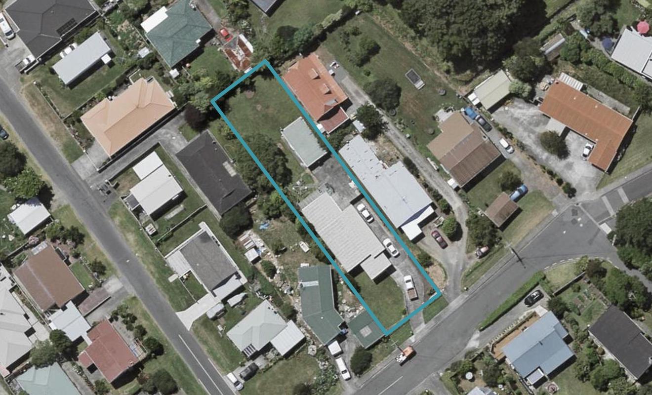 33 Moana Road, Paraparaumu - Carousel 1