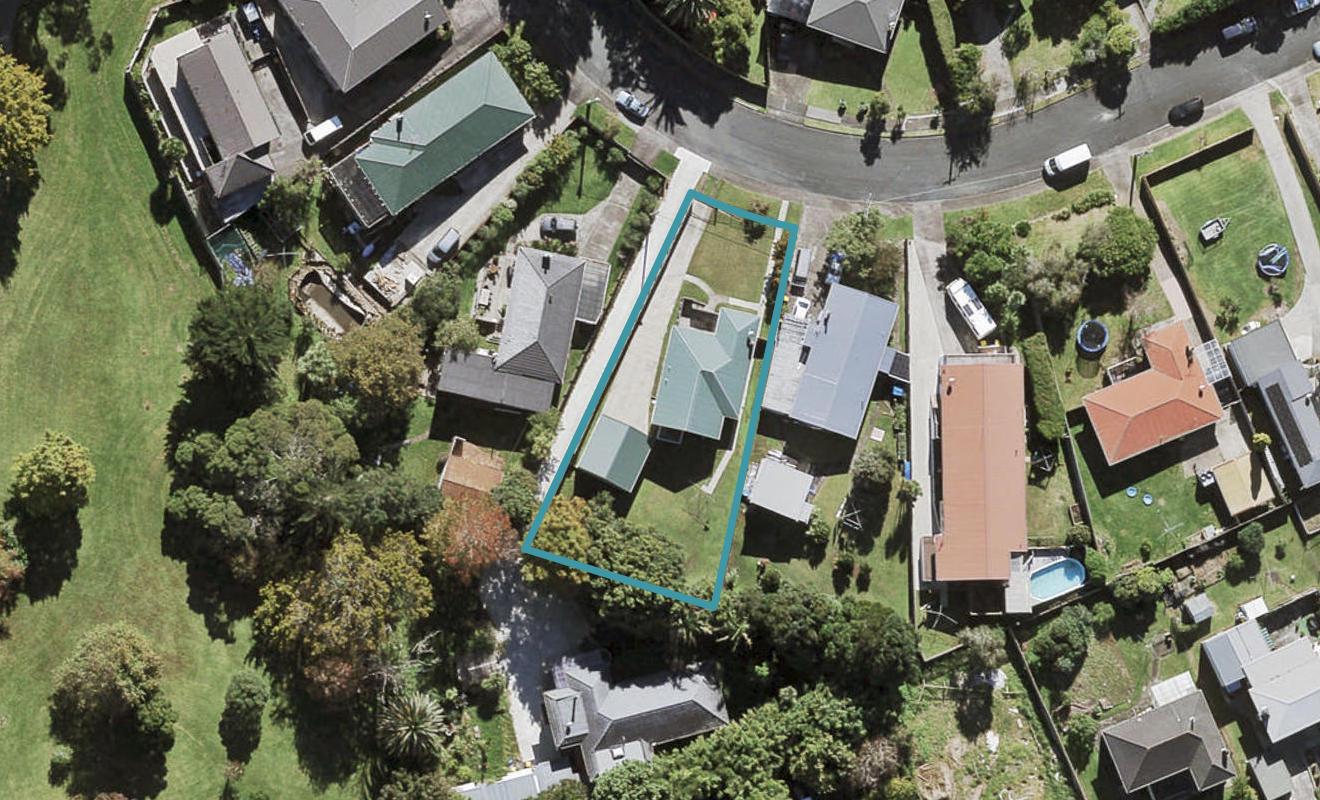 28 Sherwood Avenue, Te Atatu South, Auckland - Carousel 1