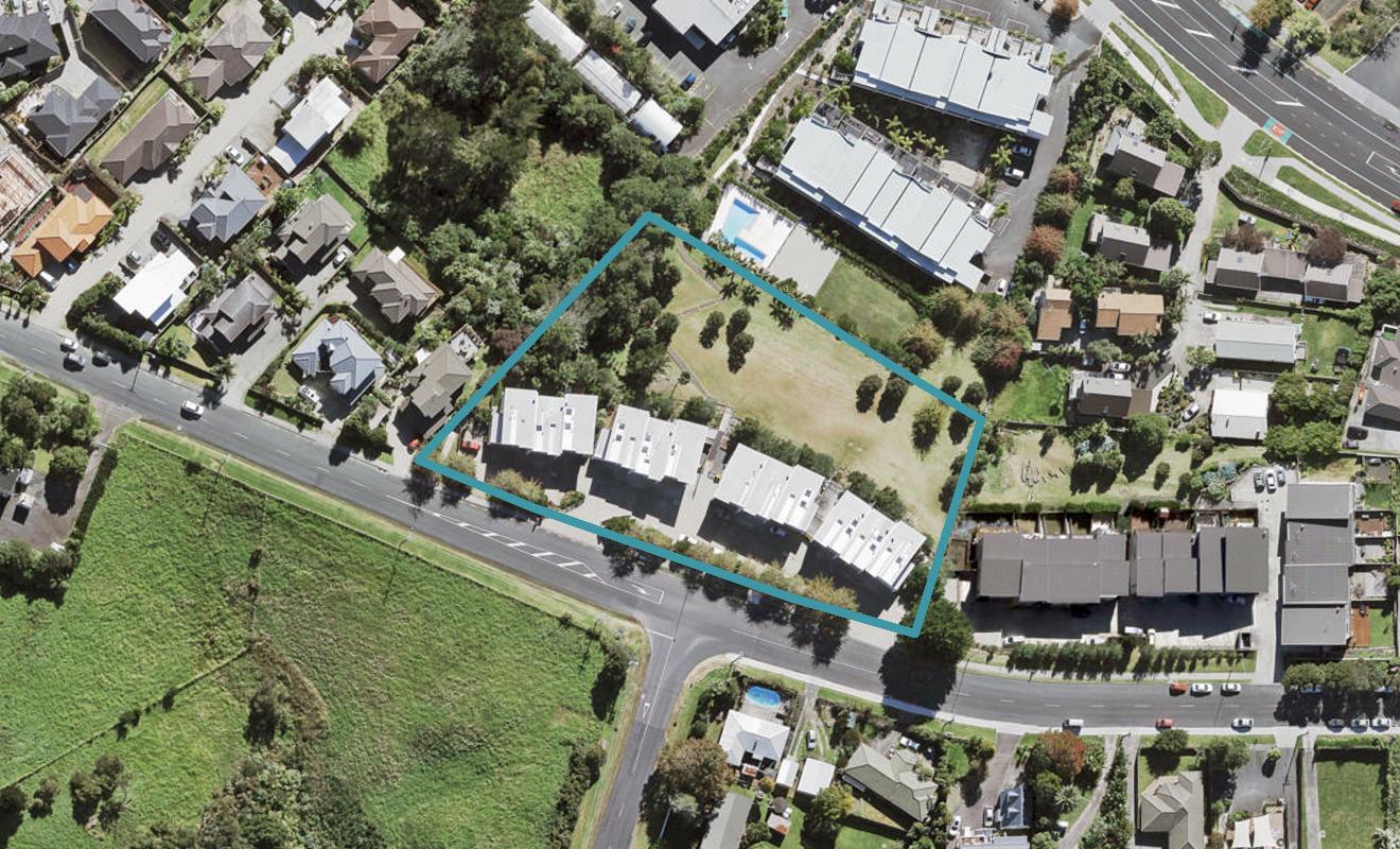 11/20 Schnapper Rock Road, Schnapper Rock, Auckland - Carousel 1