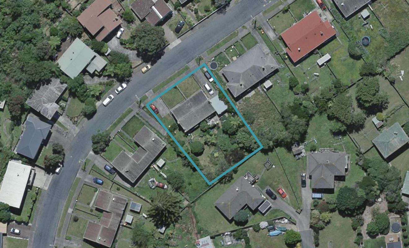 44 Franklyn Road, Tawa, Wellington - Carousel 1