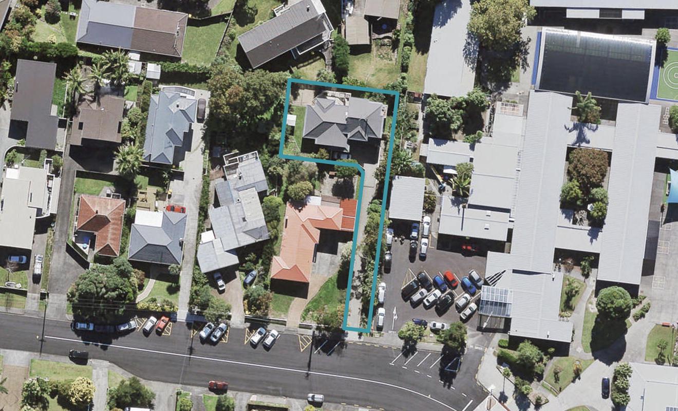 32A Kokiri Street, Te Atatu South, Auckland - Carousel 1