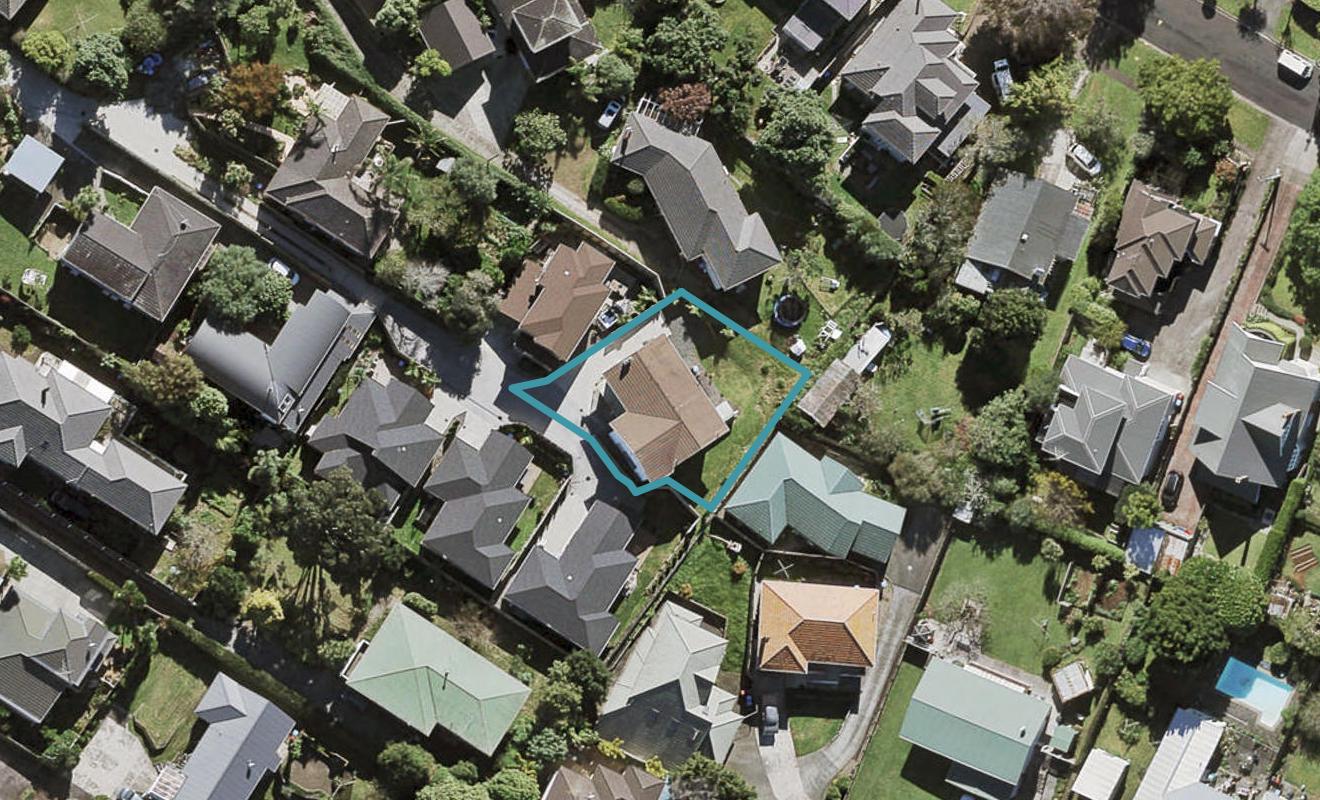 3B Warren Avenue, Three Kings, Auckland - Carousel 1