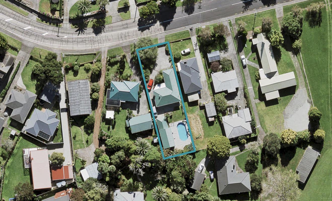 38 Taikata Road, Te Atatu Peninsula, Auckland - Carousel 1