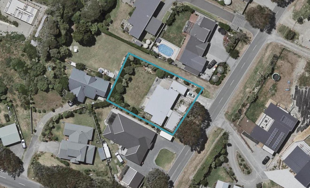 32 Paetawa Road, Peka Peka, Waikanae - Carousel 1