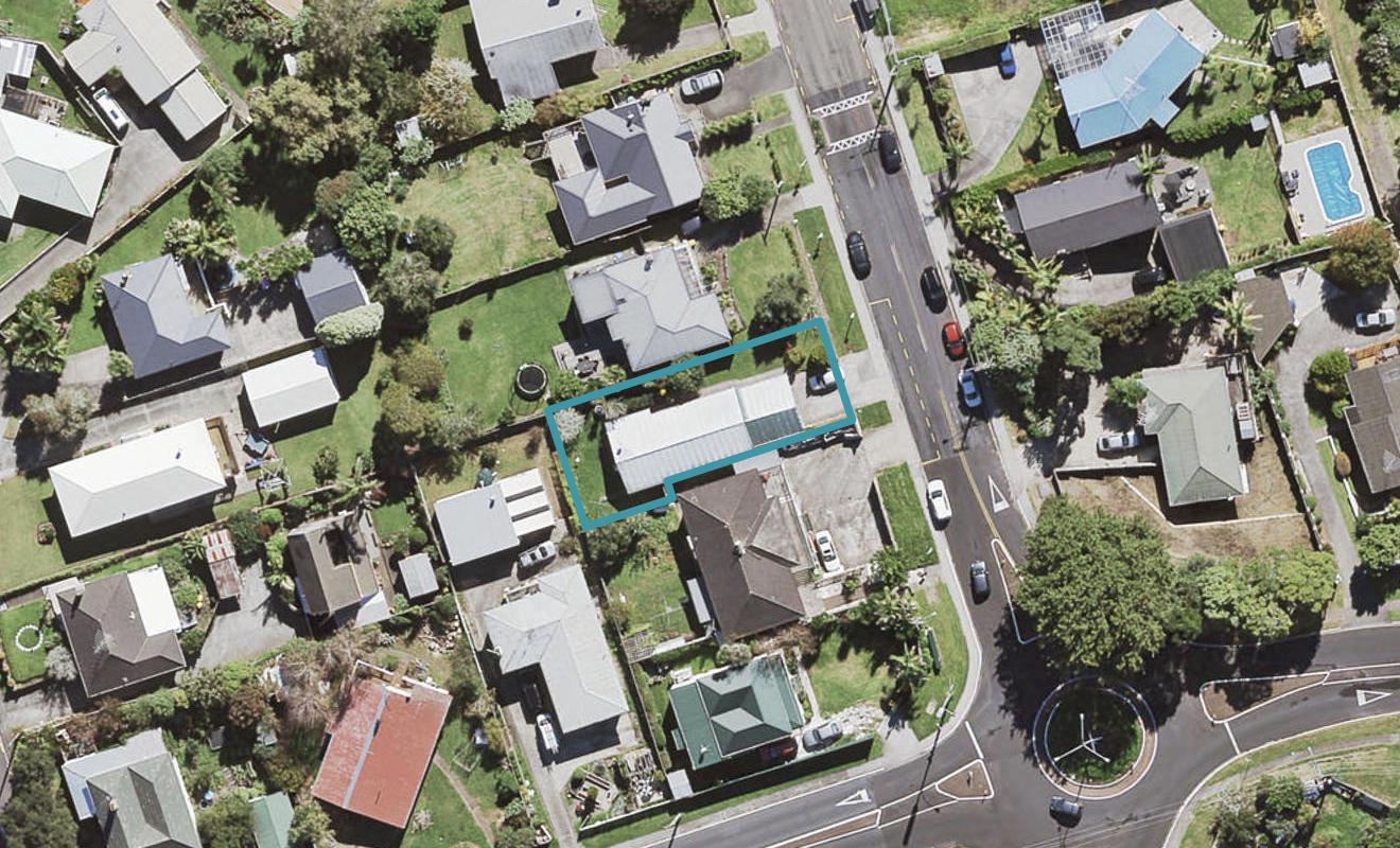 2 Lauderdale Road, Birkdale, Auckland - Carousel 1