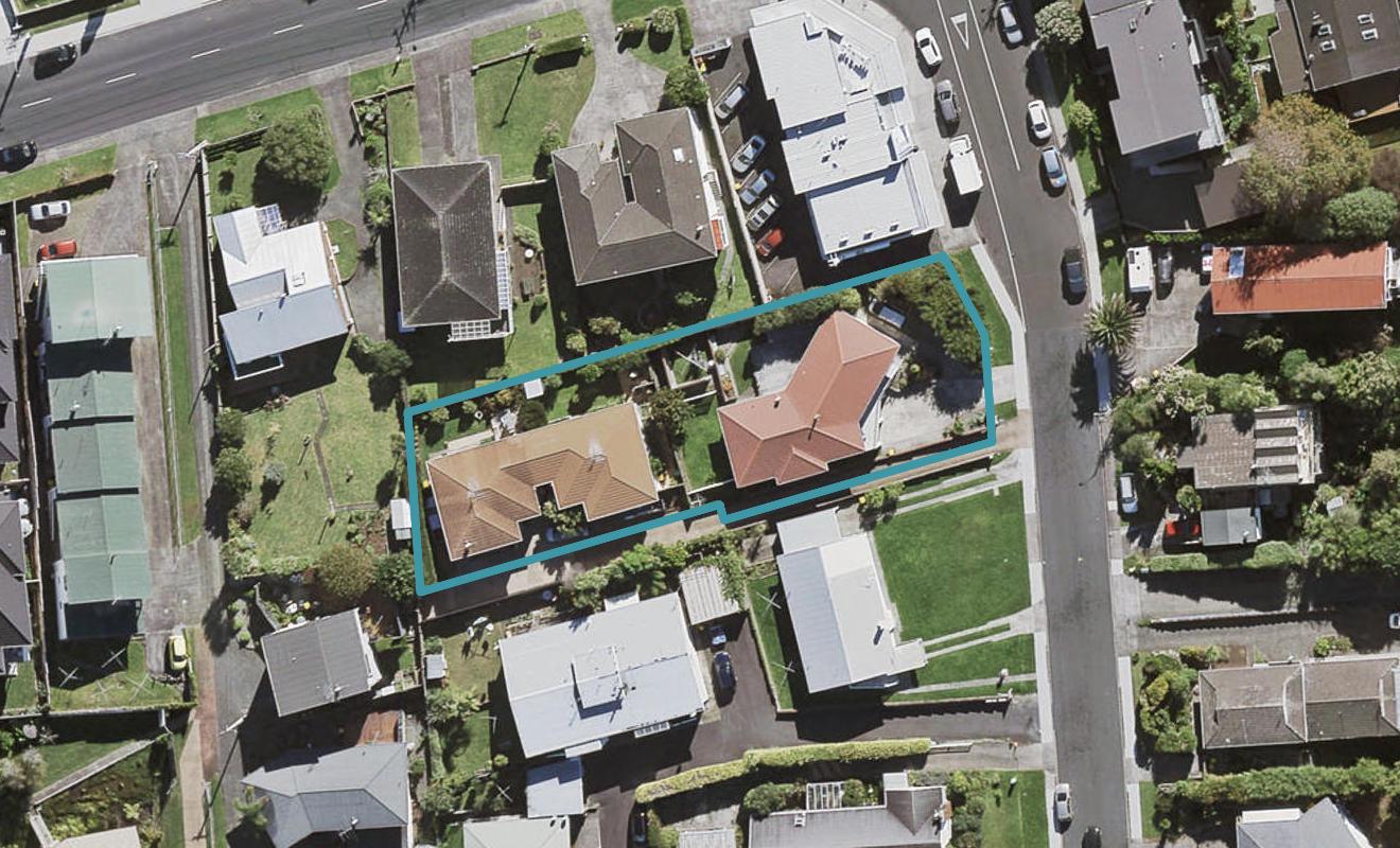 2/3 Lydia Avenue, Northcote, Auckland - Carousel 1