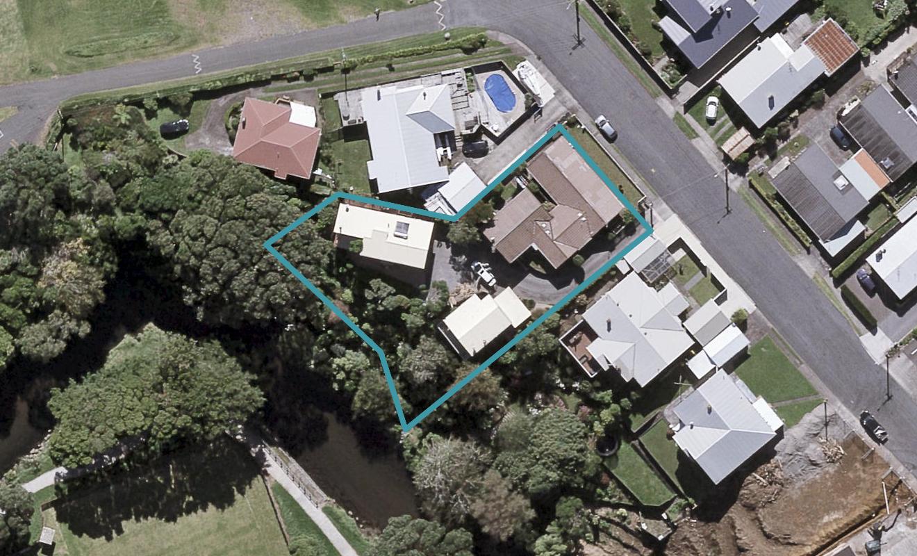 2/6 Baring Terrace, Strandon, New Plymouth - Carousel 1