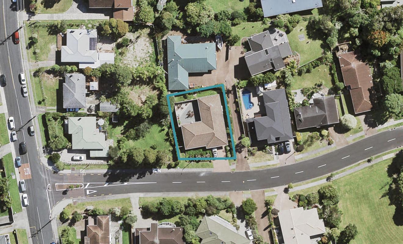 3 Woodfern Crescent, Titirangi, Auckland - Carousel 1