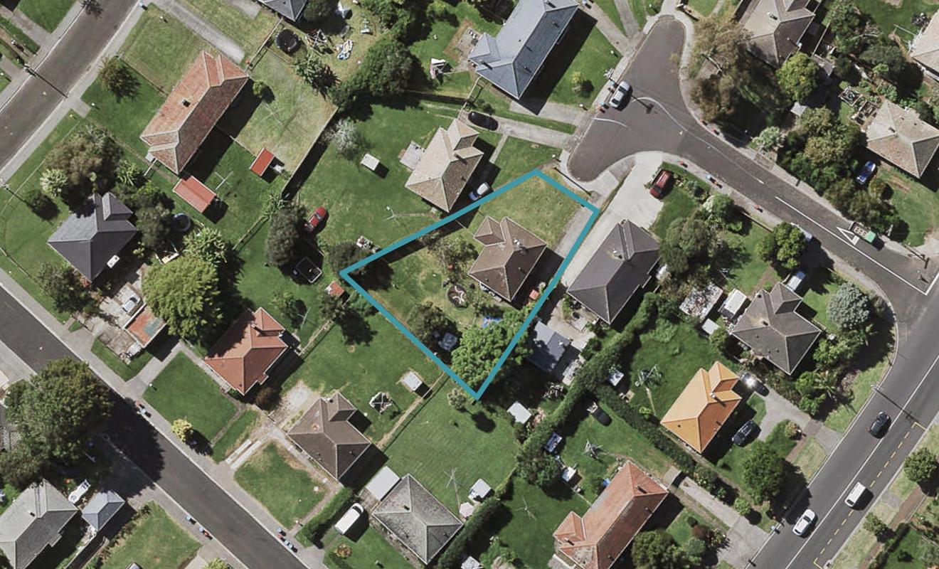 2 Bardia Road, Panmure, Auckland - Carousel 1