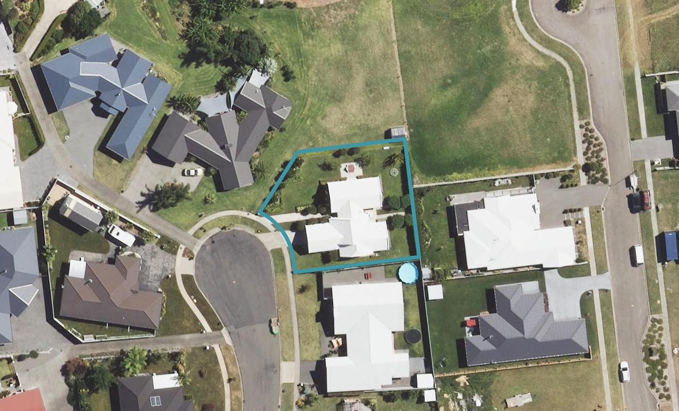 15 Charteris Rise, Riverdale, Gisborne - Carousel 1
