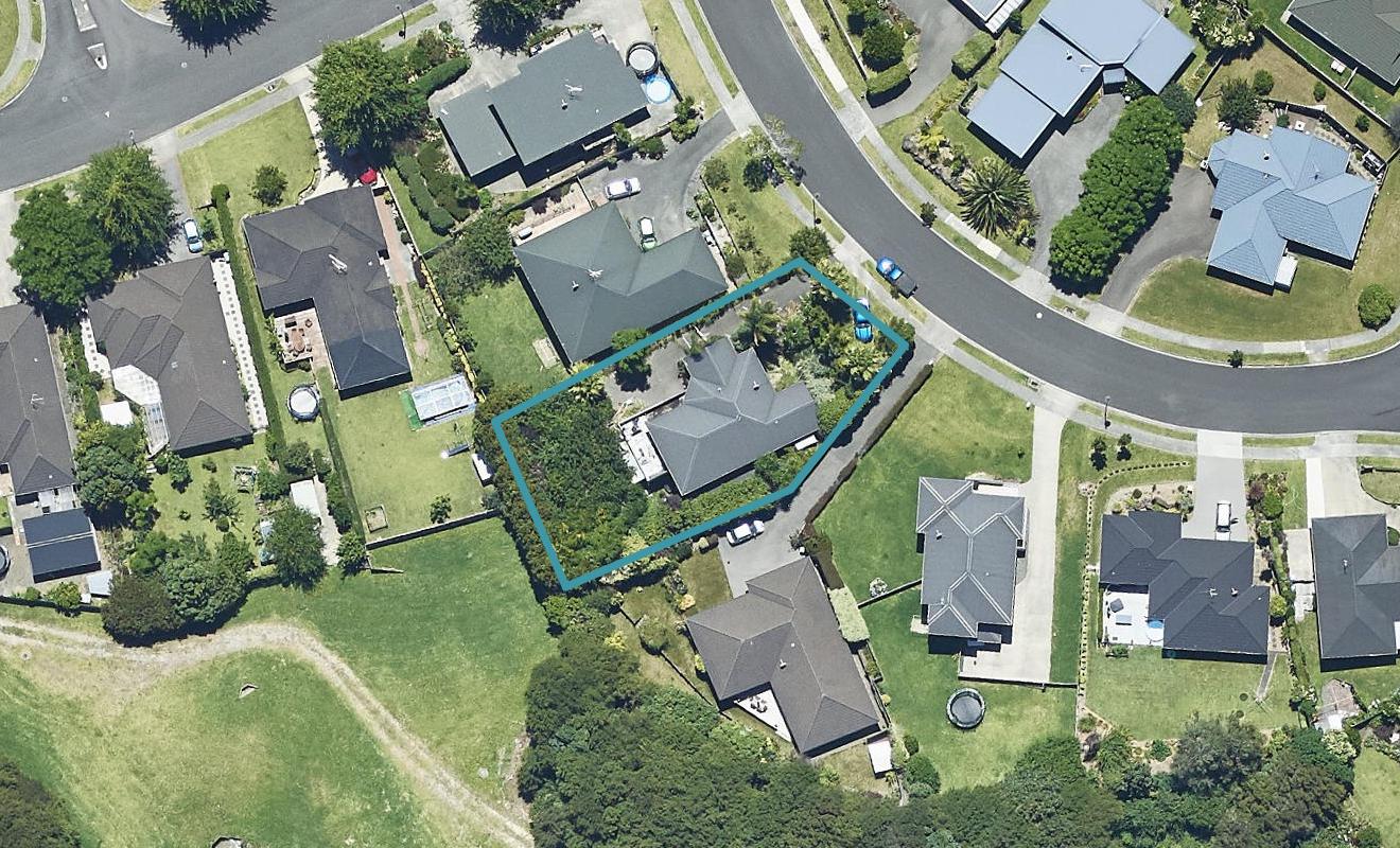 10 Lysaght Place, Welcome Bay, Tauranga - Carousel 1