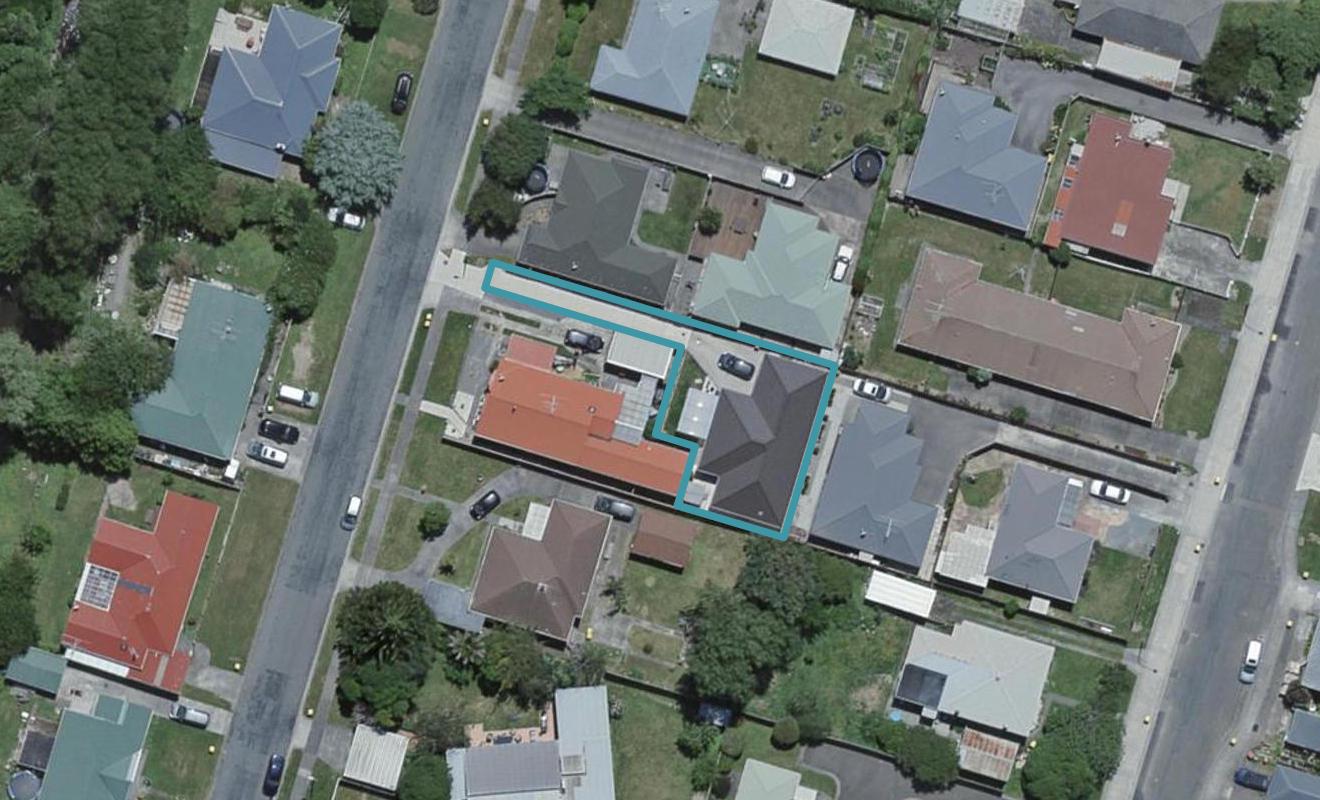 8A Nathan Street, Tawa, Wellington - Carousel 1