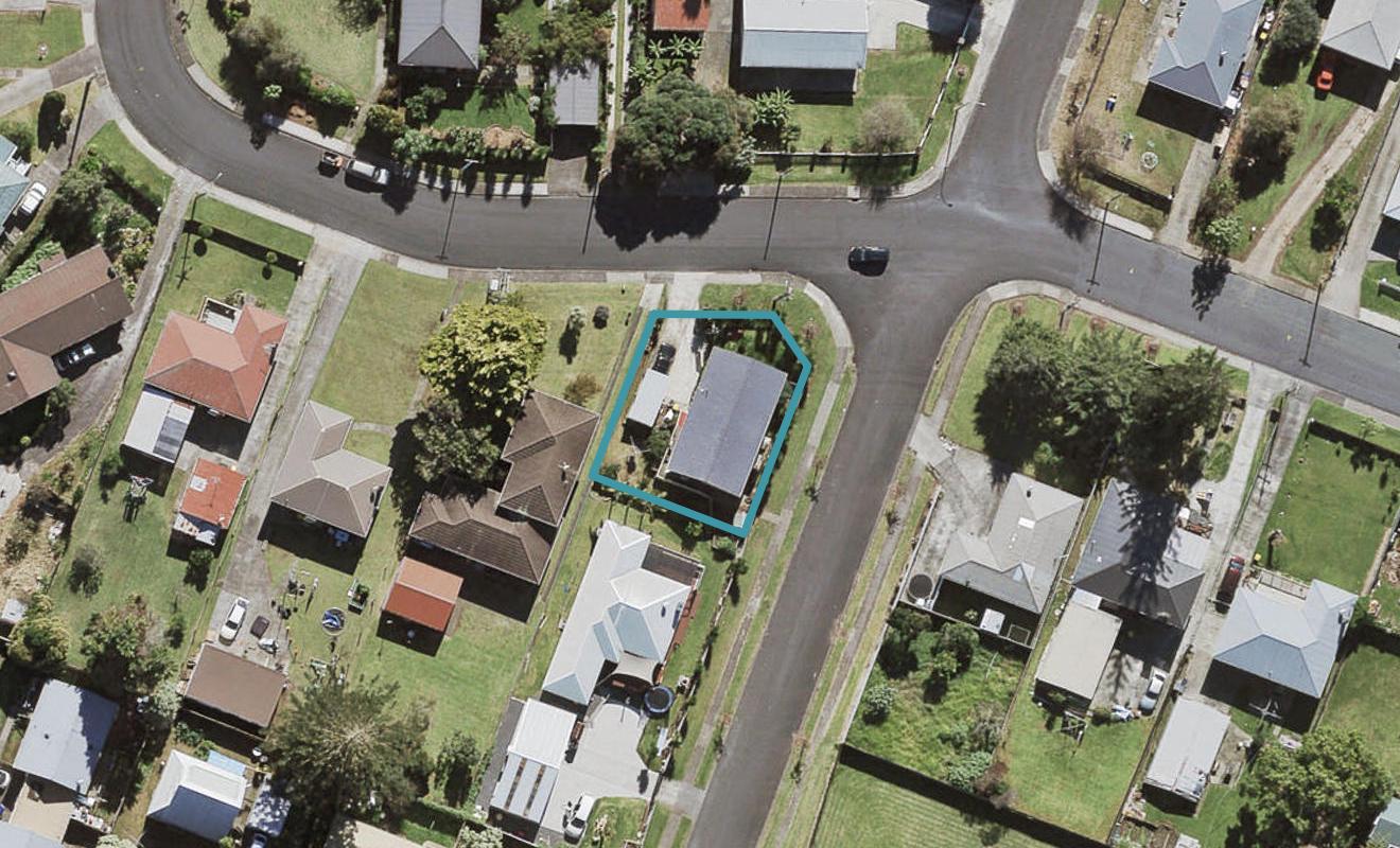 10 Tarata Crescent, Mangere Bridge, Auckland - Carousel 1