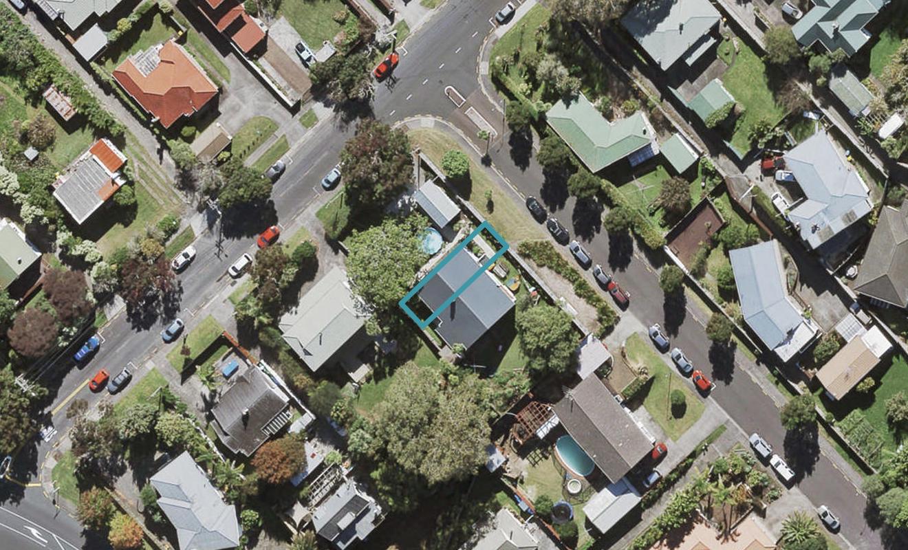 4/19 Buscomb Avenue, Henderson, Auckland - Carousel 1