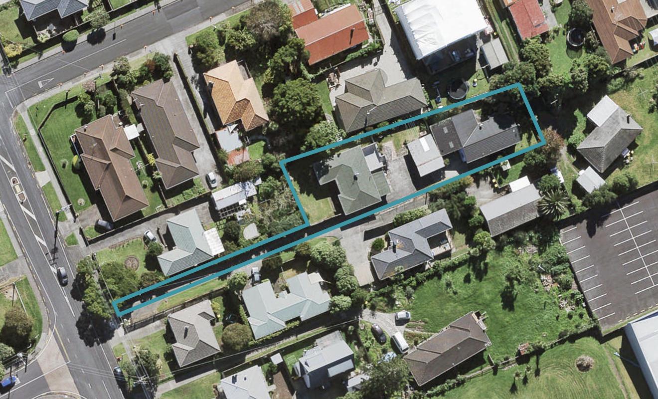1/35 Flanshaw Road, Te Atatū South, Auckland - Carousel 1