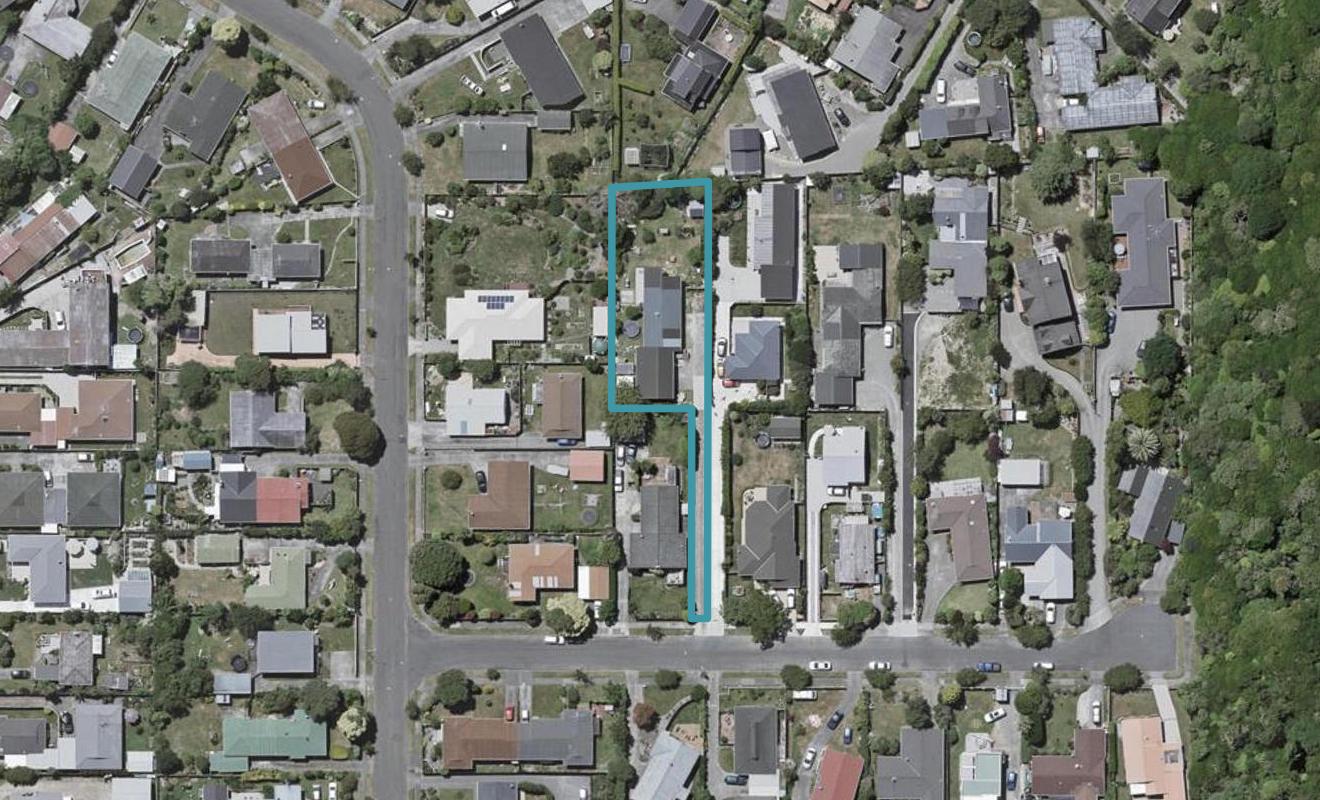 5 Tawa Street, Waikanae - Carousel 1