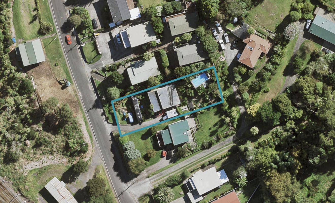 35 Rangeview Road, Sunnyvale, Auckland - Carousel 1