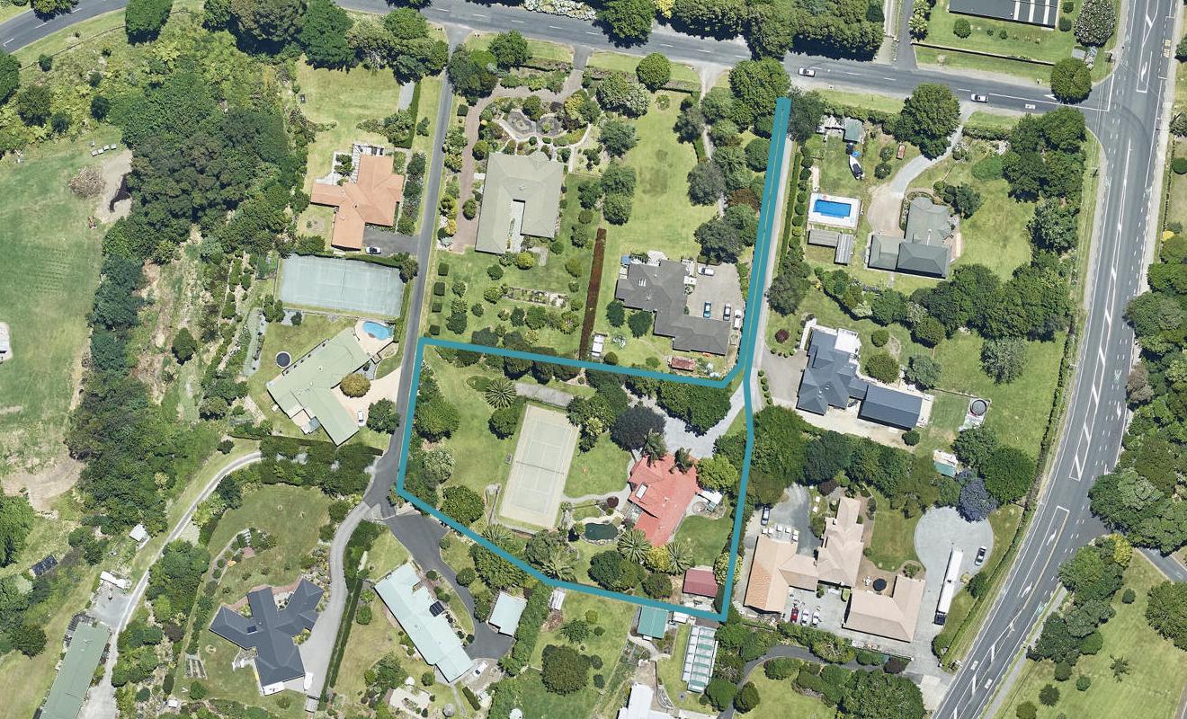 9 Freeburn Road, Pyes Pa, Tauranga - Carousel 1