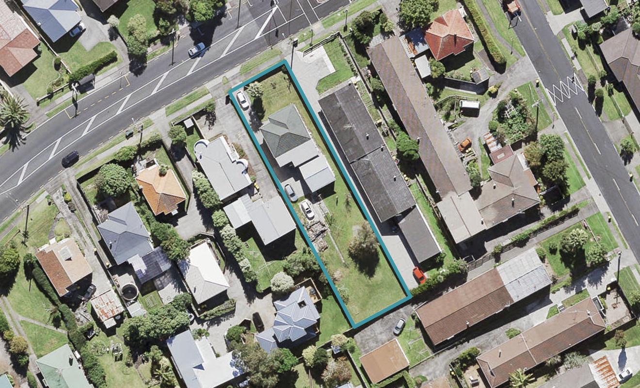136 Titirangi Road, New Lynn, Auckland - Carousel 1