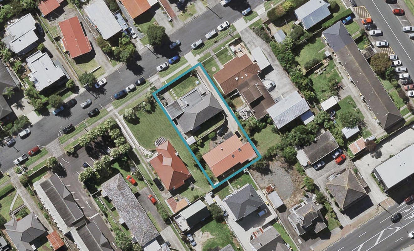 1/4 Lomond Street, Takapuna, Auckland - Carousel 1