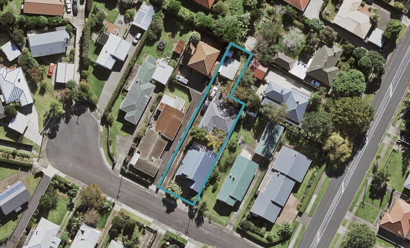 2/3 Kowhai Avenue, Mangere Bridge, Auckland - Carousel 1
