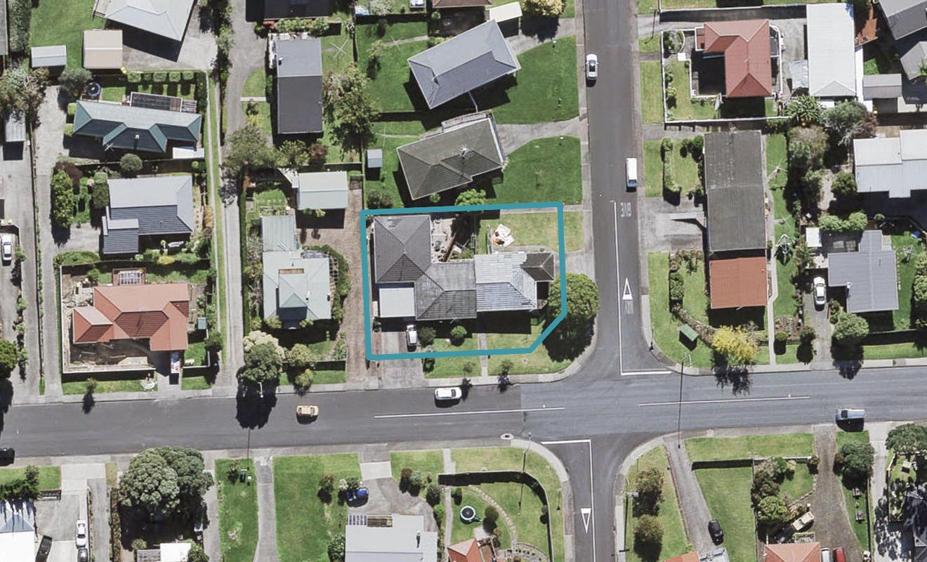 122 Mcleod Road, Te Atatu South, Auckland - Carousel 1