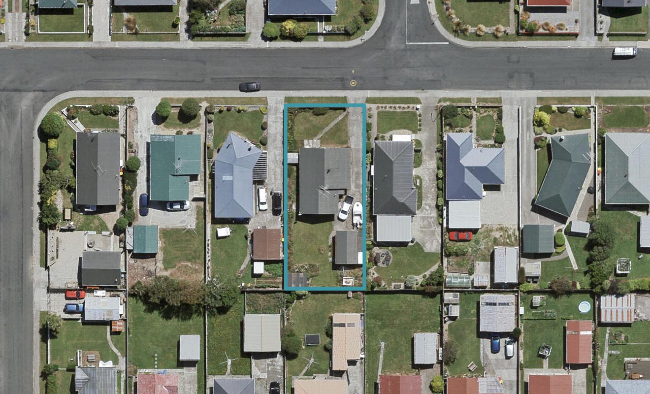 57 Lothian Crescent, Strathern, Invercargill - Carousel 1