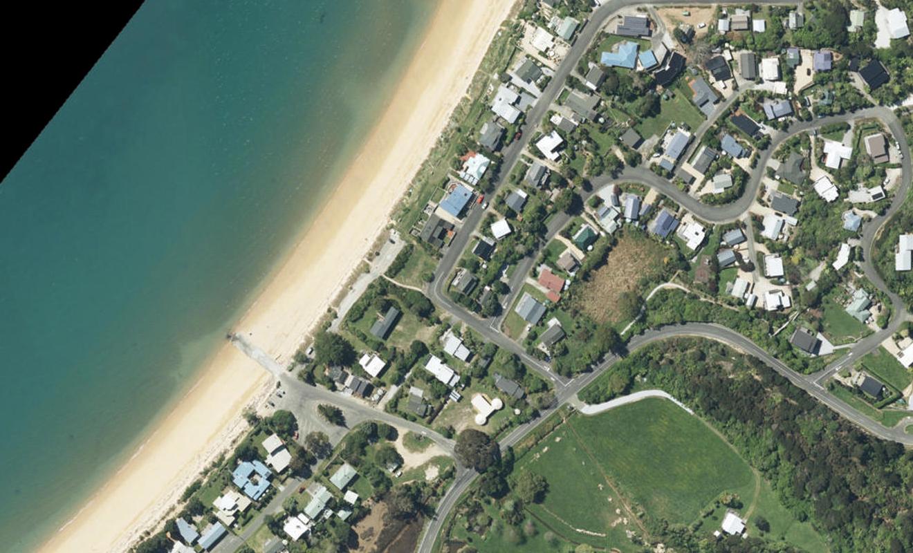 12 Cornwall Place, Tata Beach - Carousel 1