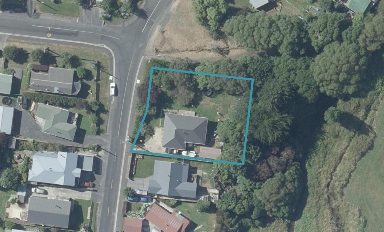 31 Edna Street, Ocean View, Dunedin - Carousel 1