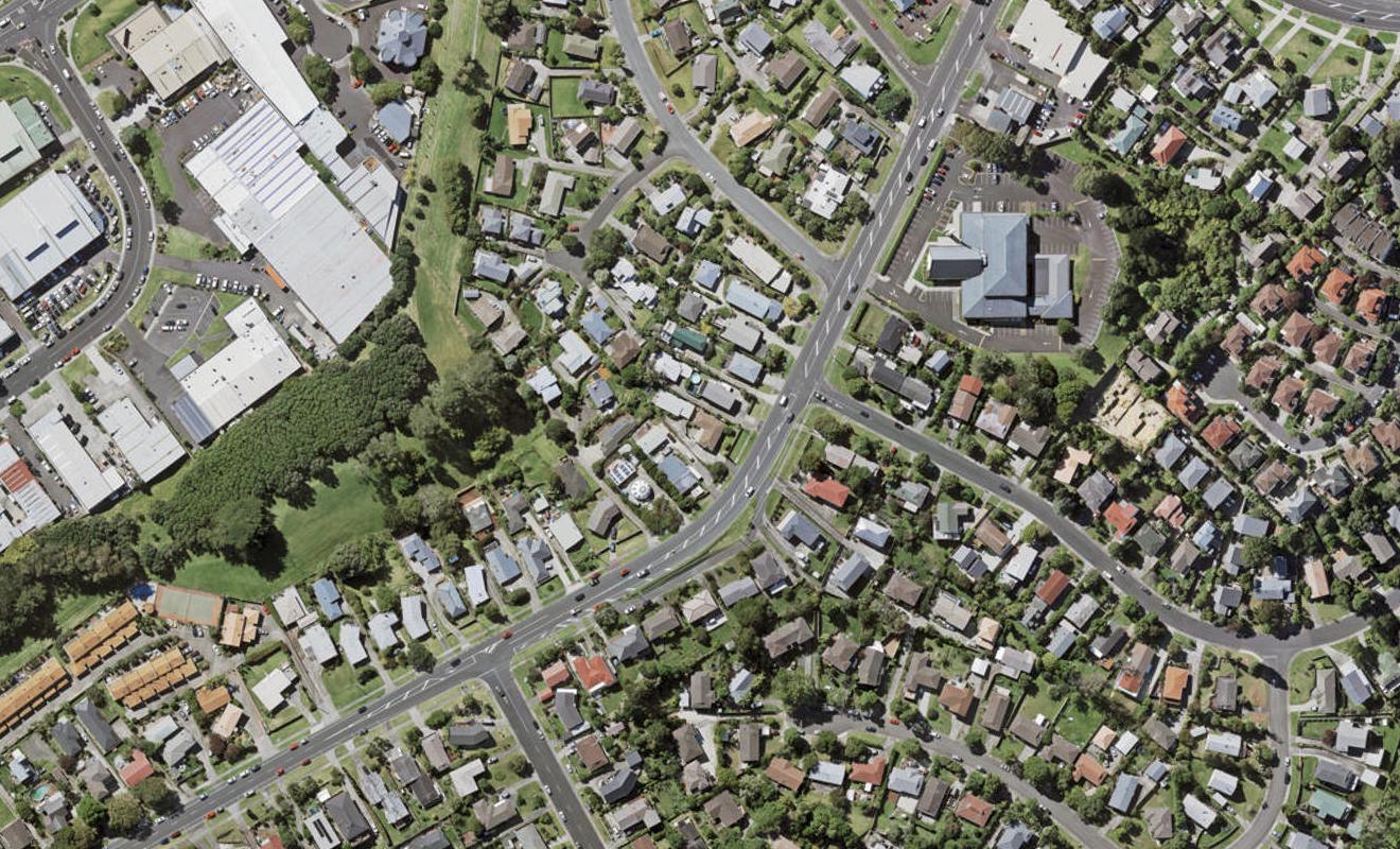 1/300 Sunset Road, Windsor Park, Auckland - Carousel 1
