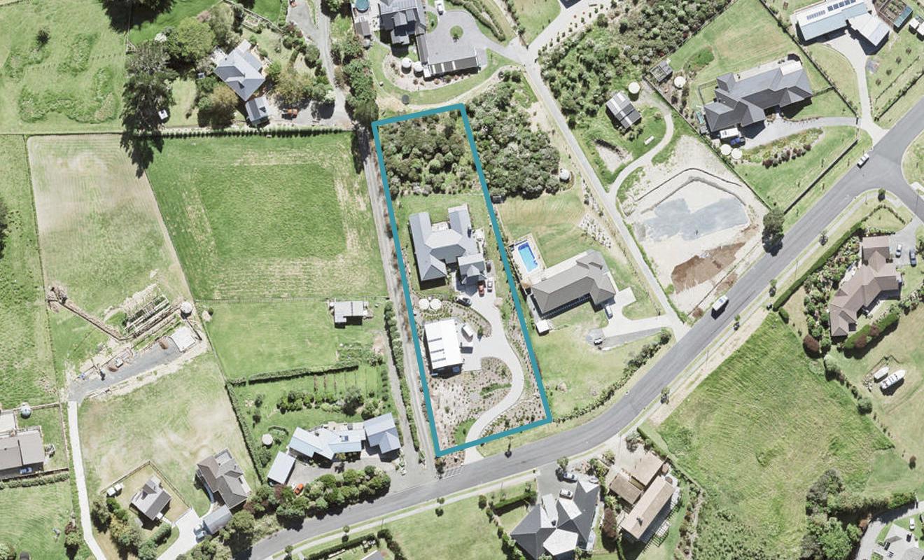 52 Roberts Road, Matakatia, Whangaparaoa - Carousel 1