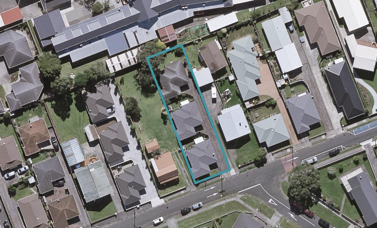 17 Clemow Road, Fitzroy, New Plymouth - Carousel 1
