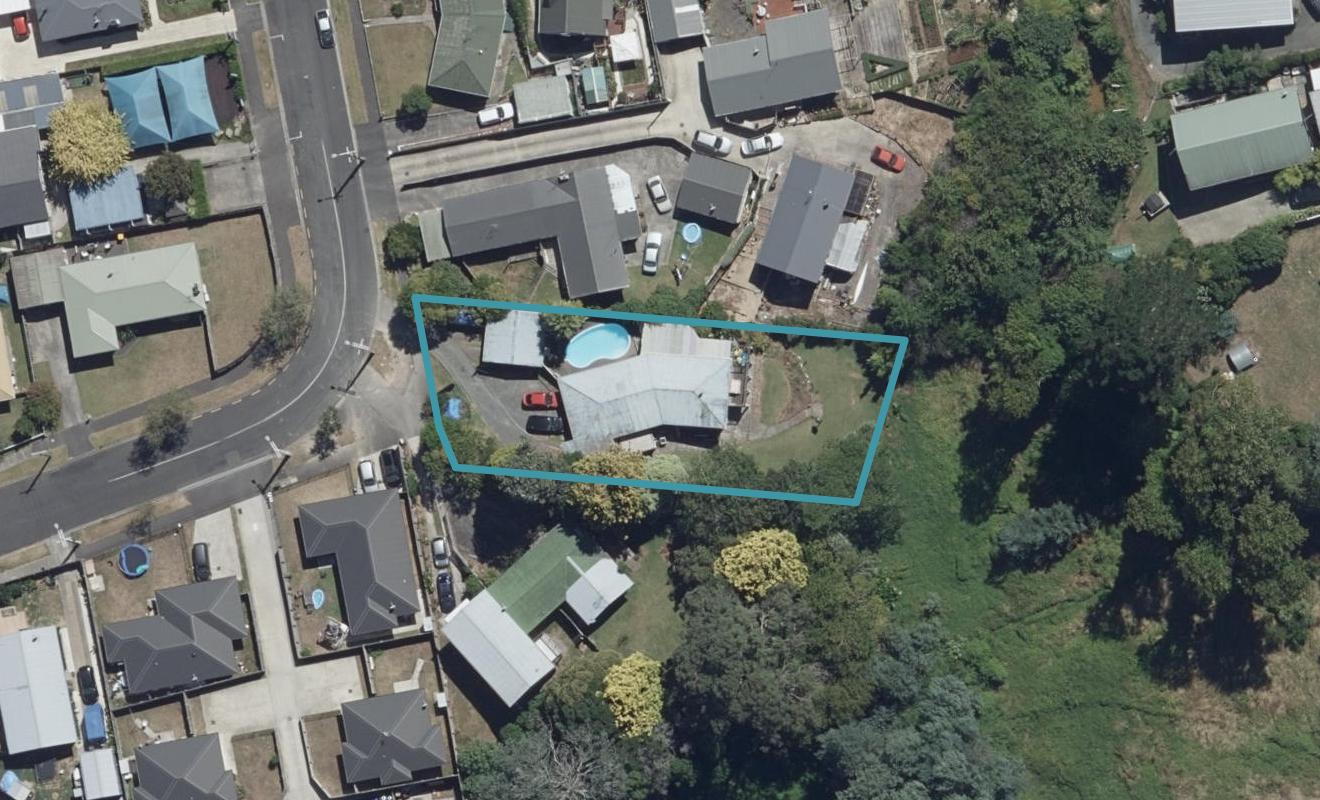 21 Anderson Road, Deanwell, Hamilton - Carousel 1