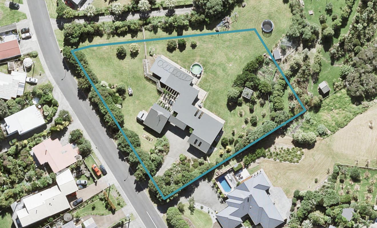 6 Roberts Road, Matakatia, Whangaparaoa - Carousel 1