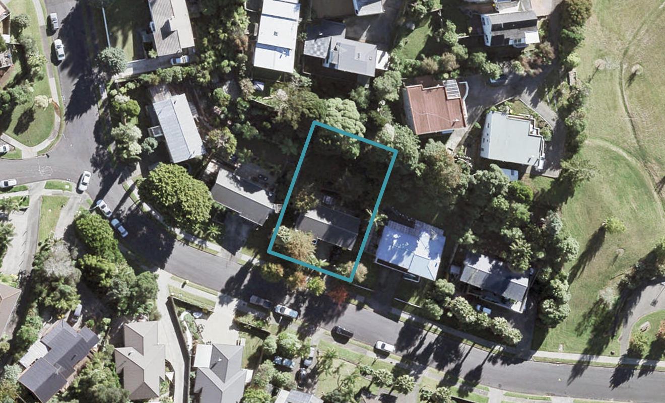 45 Topliss Drive, Northcross, Auckland - Carousel 1