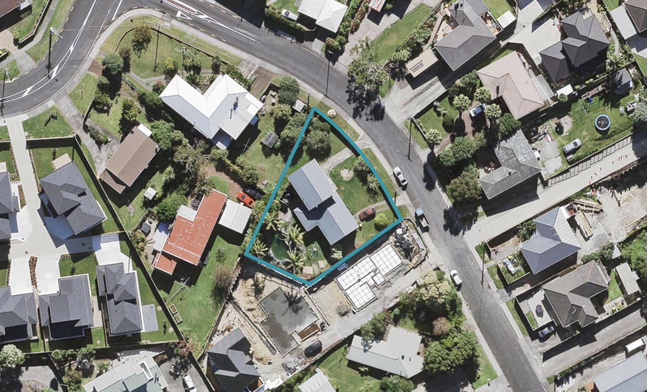 1B Crystal Avenue, Glendene, Auckland - Carousel 1