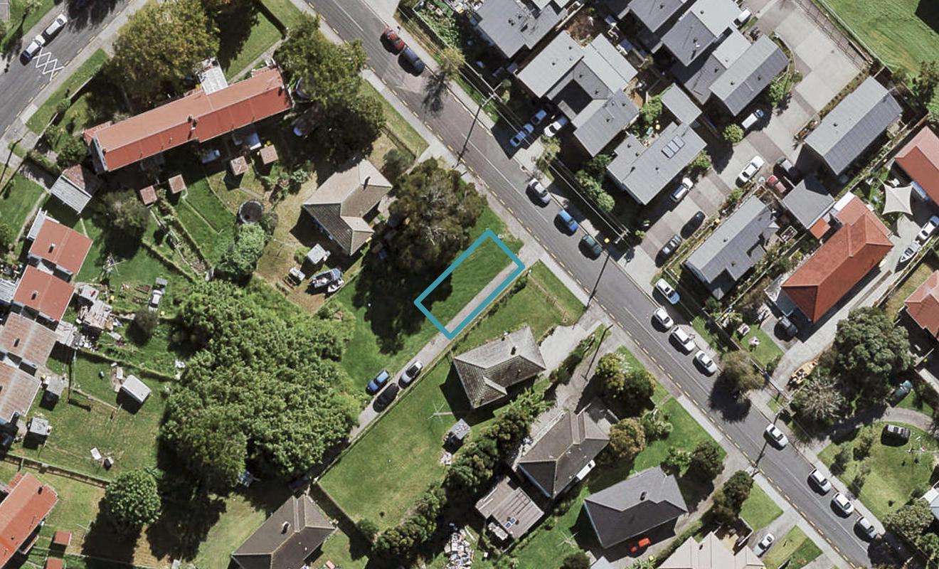 77 Tonar Street, Northcote, Auckland - Carousel 1