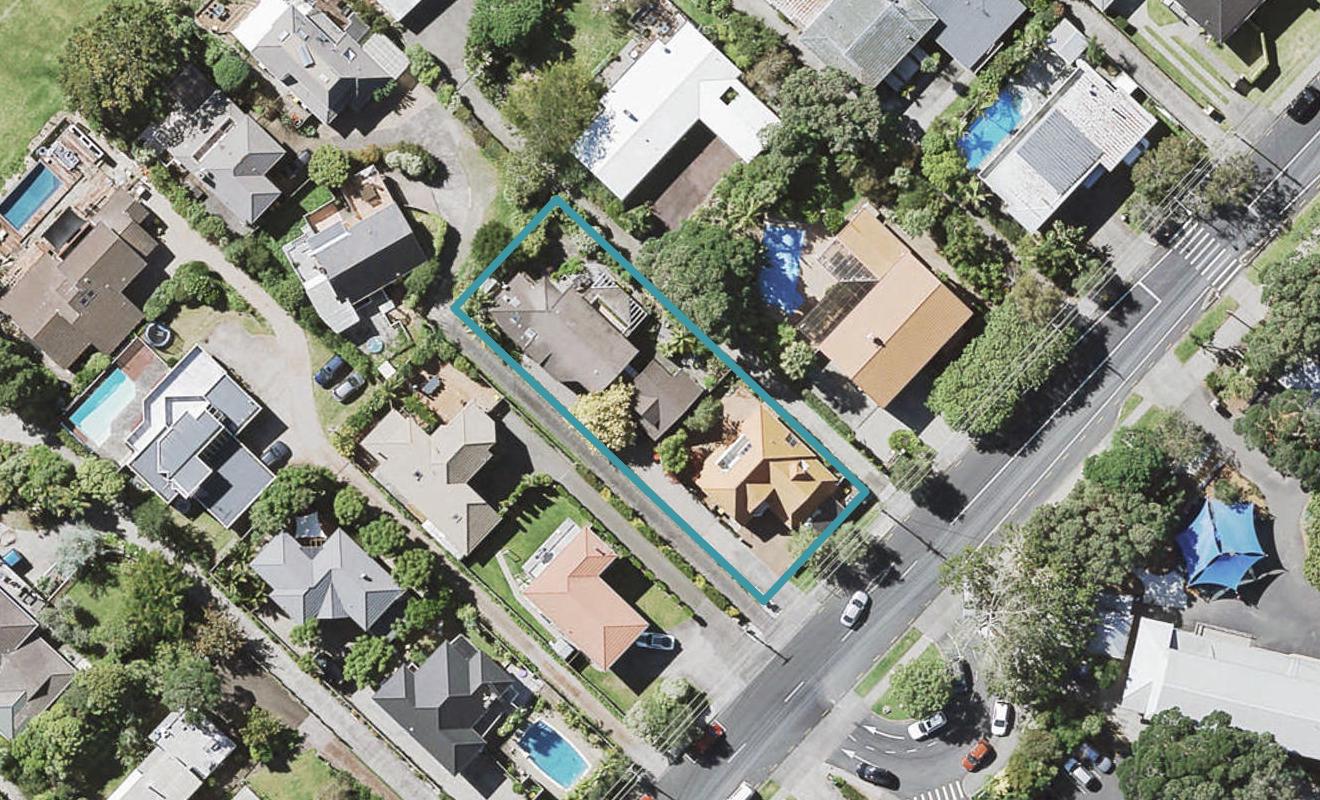2/92 Aberdeen Road, Campbells Bay, Auckland - Carousel 1
