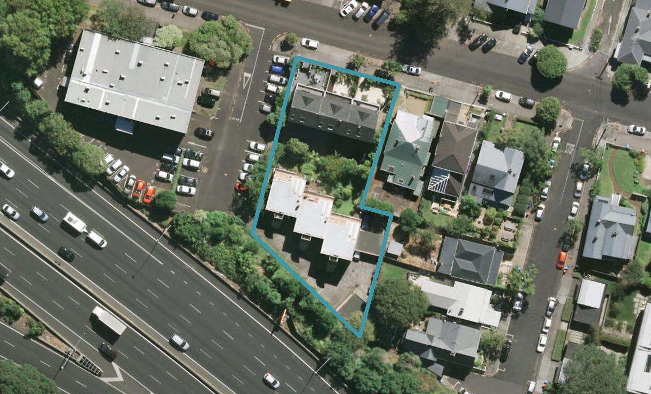 11C Carlton Gore Road, Grafton, Auckland - Carousel 1