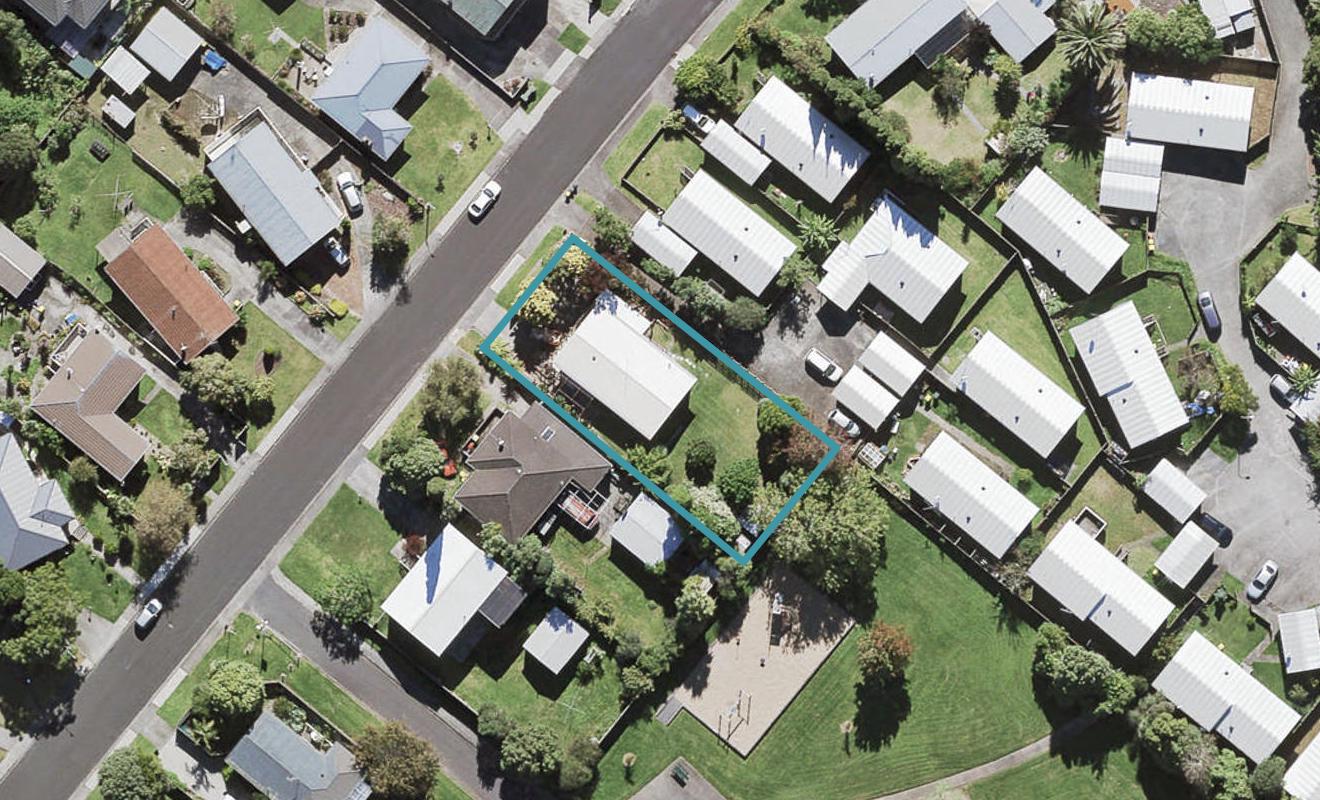 13 Patts Avenue, Glendene, Auckland - Carousel 1
