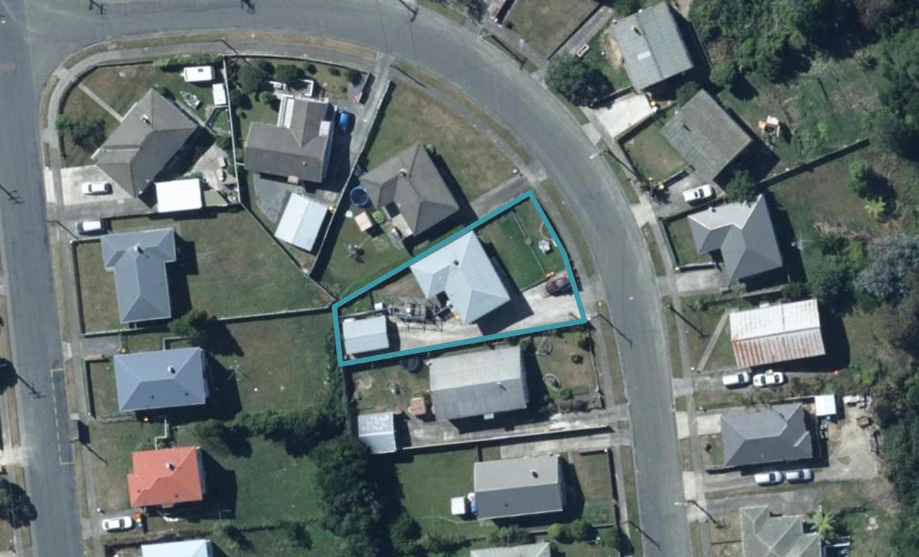 8 Swansea Street, Cannons Creek, Porirua - Carousel 1
