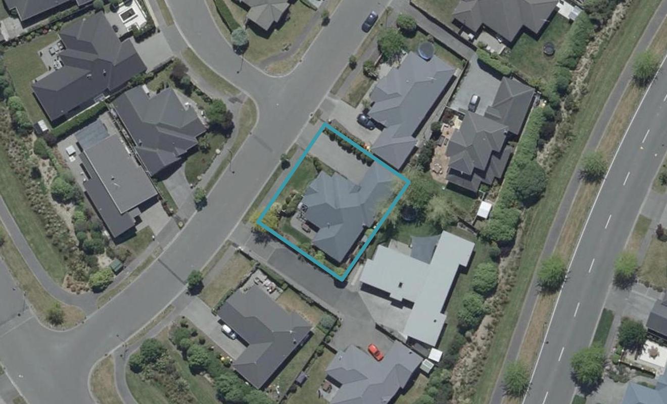 8 Ruahine Place, Parklands, Christchurch - Carousel 1