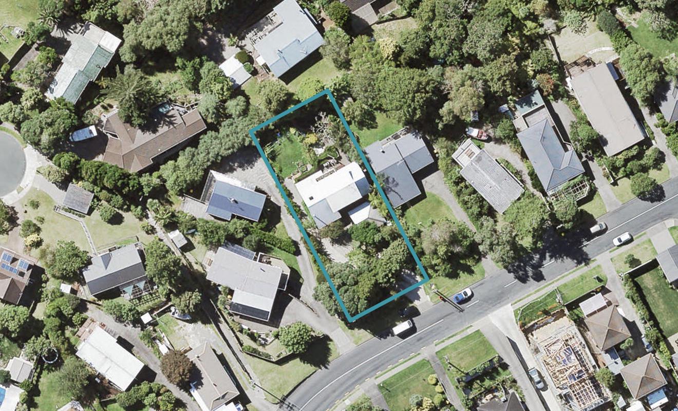 57 Arran Road, Browns Bay, Auckland - Carousel 1
