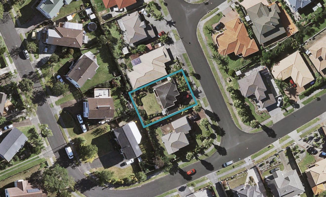 4 Pelargonium Terrace, Goodwood Heights, Auckland - Carousel 1
