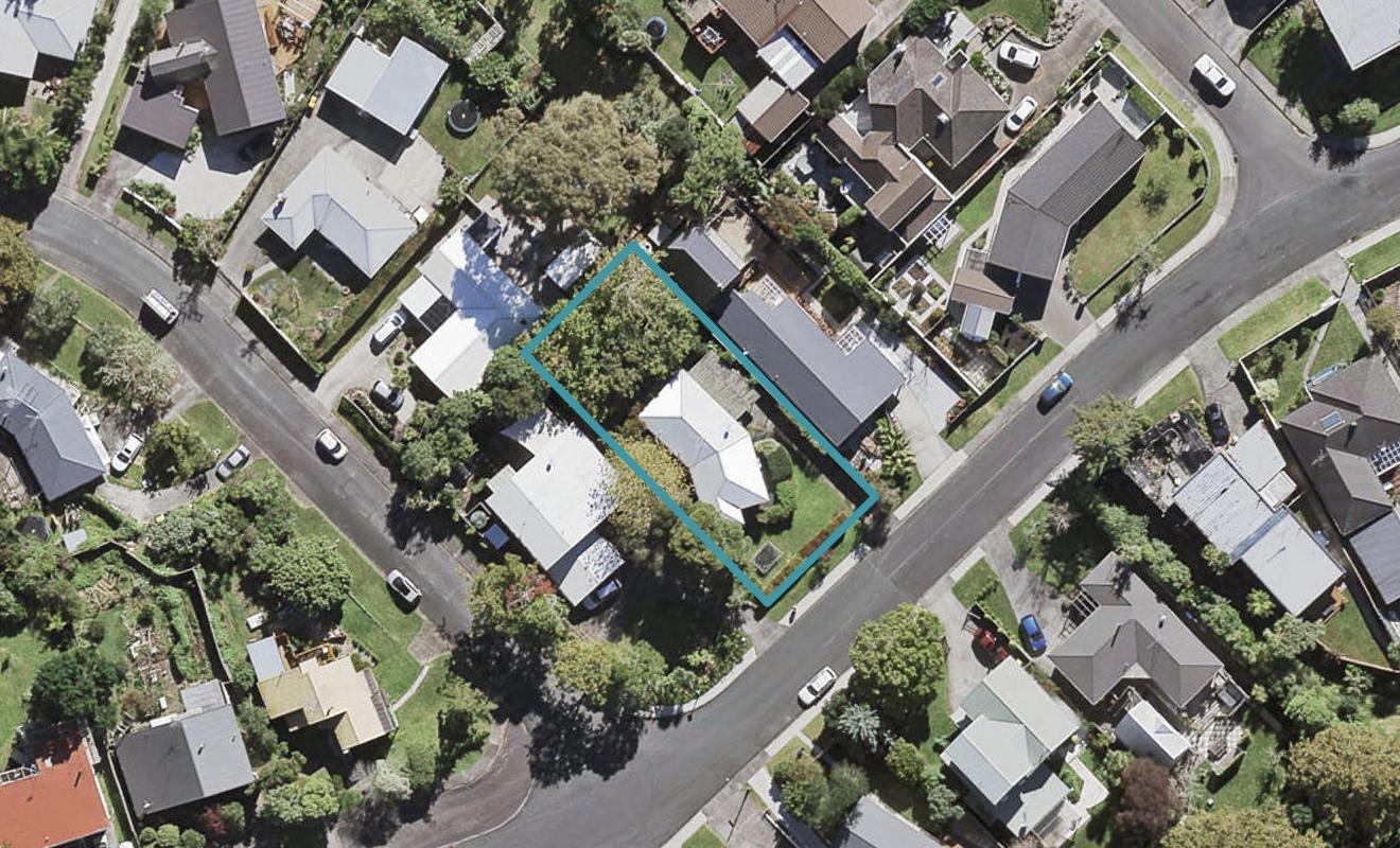 11 Mountbatten Avenue, Hillcrest, Auckland - Carousel 1