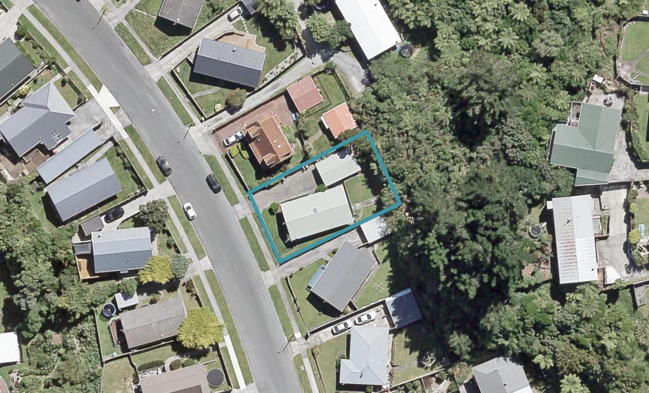 15 Invercargill Drive, Kelson, Lower Hutt - Carousel 1