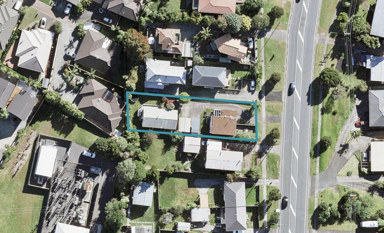 2/860 East Coast Road, Northcross, Auckland - Carousel 1